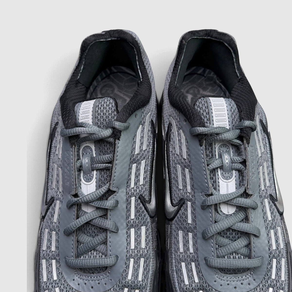 Nike Air Max TL 2.5 Anthracite, buty sportowe męskie w bardzo dobrym stanie rozmiar 42.5, widok z góry