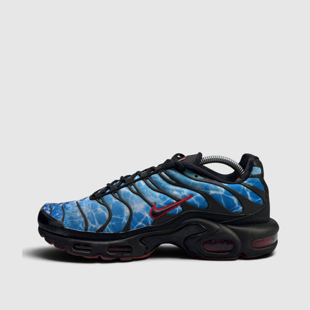 Nike Air Max Plus Shark Attack, buty sportowe męskie w bardzo dobrym stanie rozmiar 44, boczny profil, lewa strona