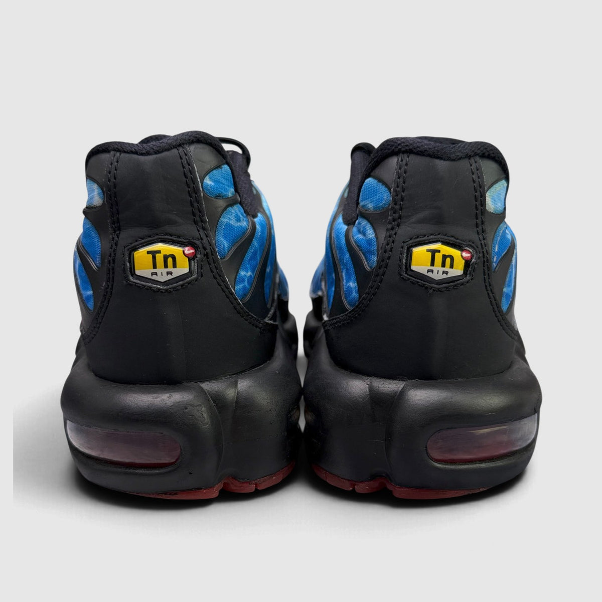 Nike Air Max Plus Shark Attack, buty sportowe męskie w bardzo dobrym stanie rozmiar 44, widok z tyłu