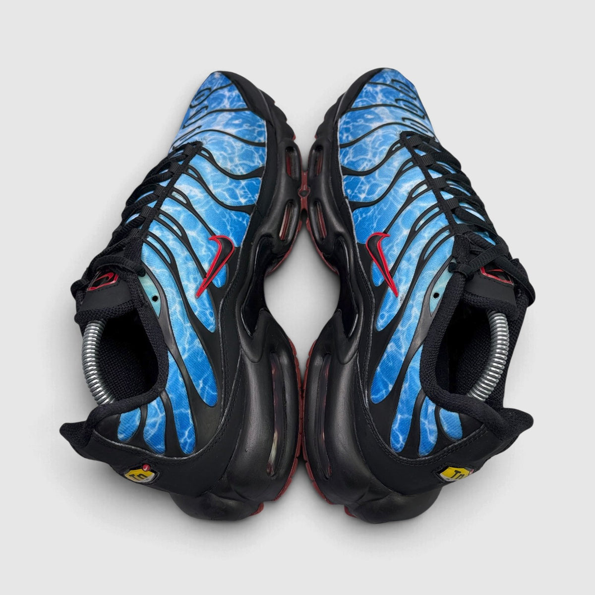 Nike Air Max Plus Shark Attack, buty sportowe męskie w bardzo dobrym stanie rozmiar 44, widok z góry