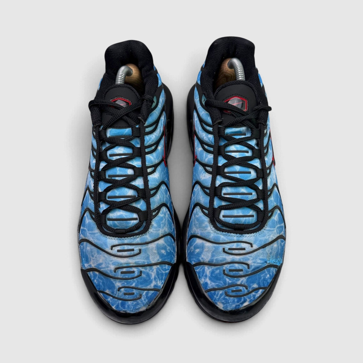 Nike Air Max Plus Shark Attack, buty sportowe męskie w bardzo dobrym stanie rozmiar 44, widok z przodu