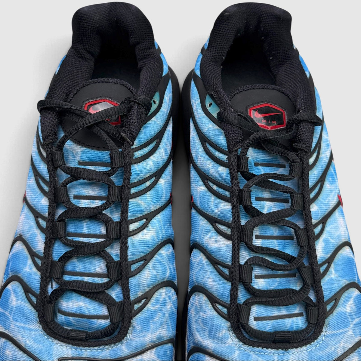 Nike Air Max Plus Shark Attack, buty sportowe męskie w bardzo dobrym stanie rozmiar 44, widok z góry