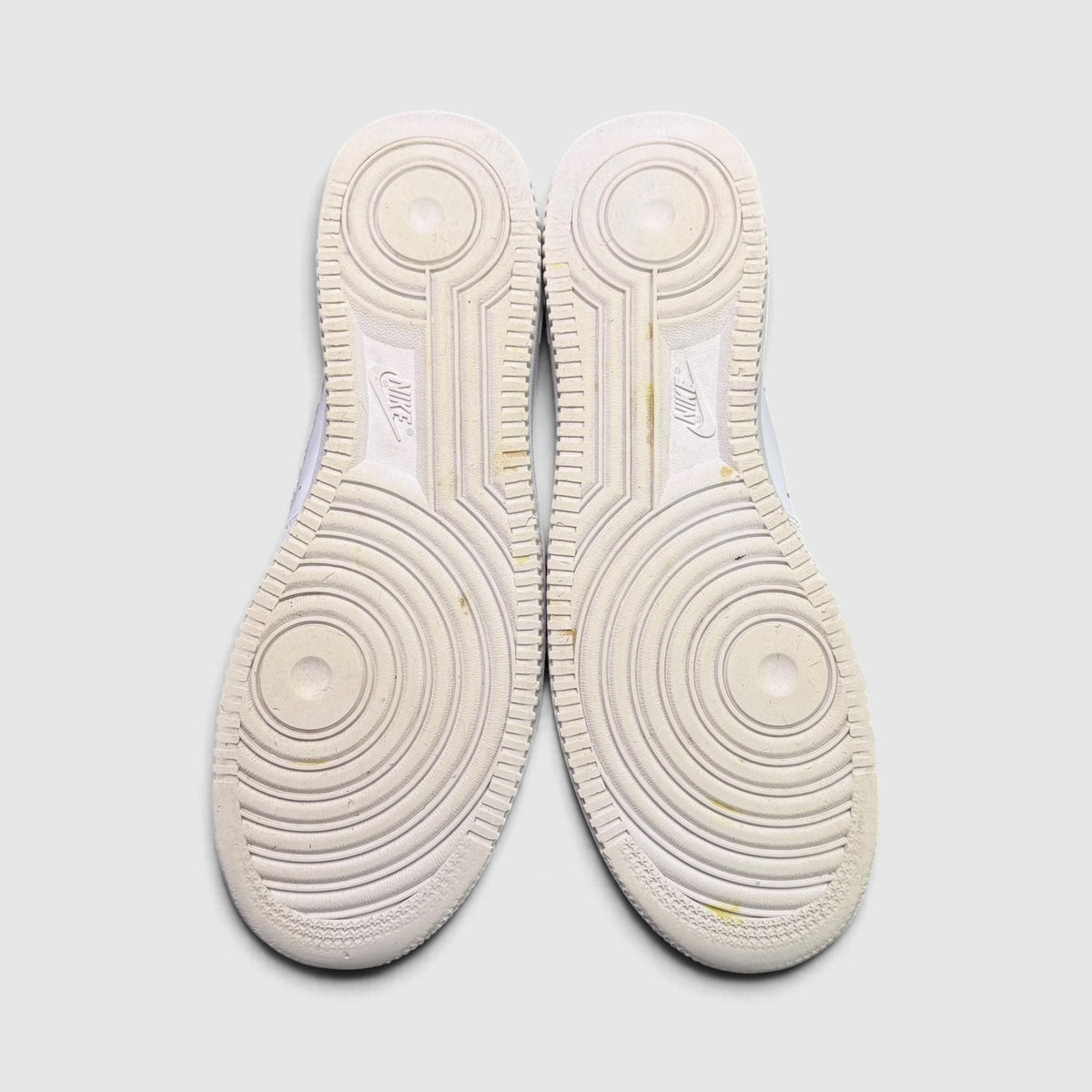 Nike Air Force 1 Low Triple White, buty sportowe męskie w bardzo dobrym stanie rozmiar 46, podeszwa