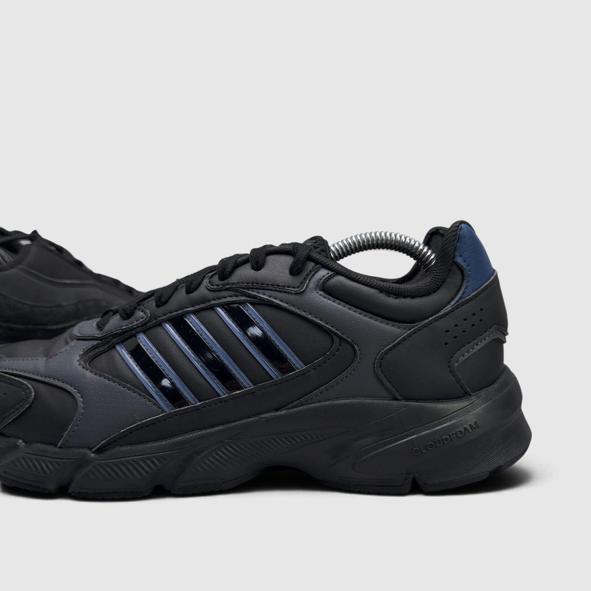 Adidas Crazychaos, buty sportowe męskie w bardzo dobrym stanie rozmiar 42, boczny profil, prawa strona
