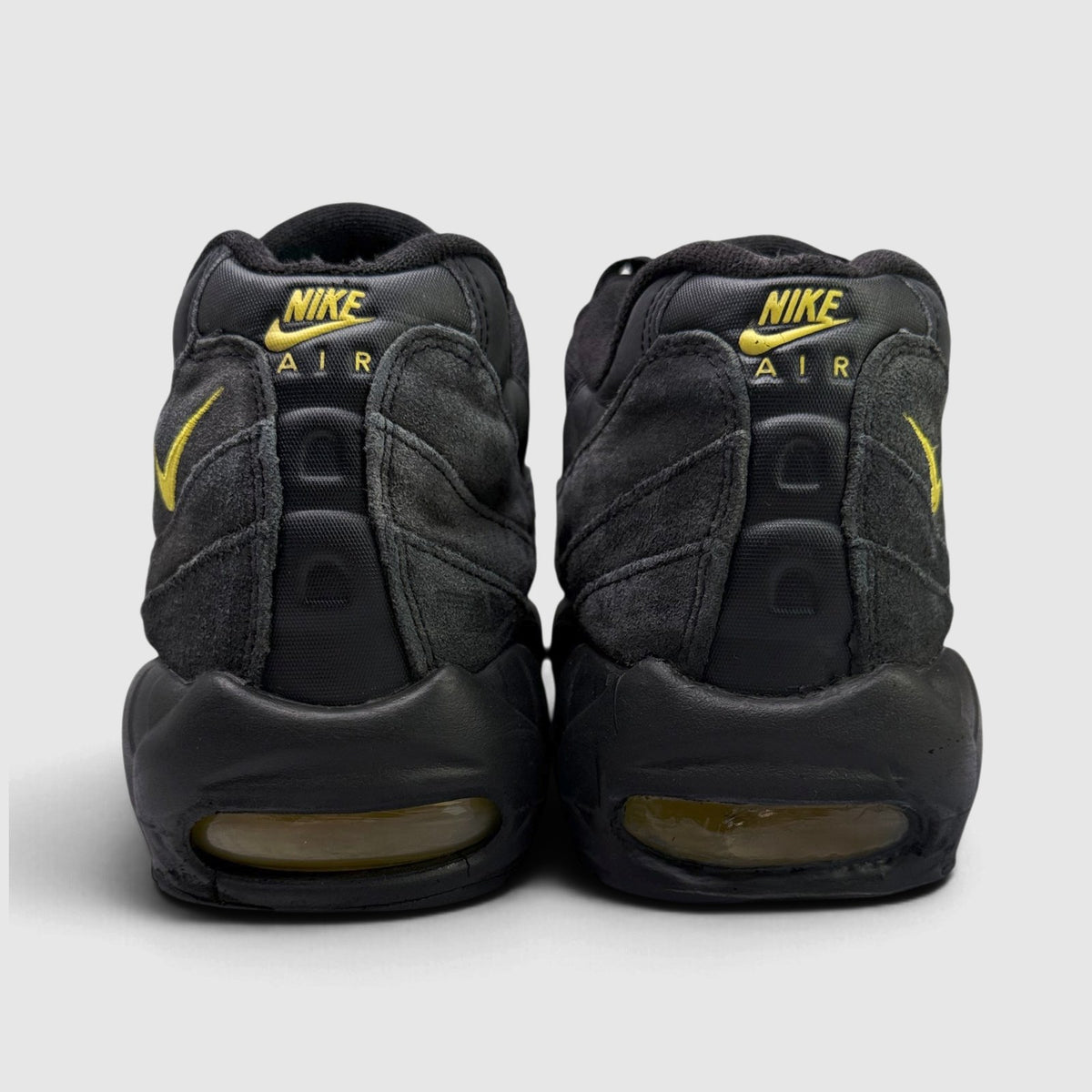 Nike Air Max 95 Black Yellow, buty sportowe męskie w dobrym stanie rozmiar 44, widok z tyłu