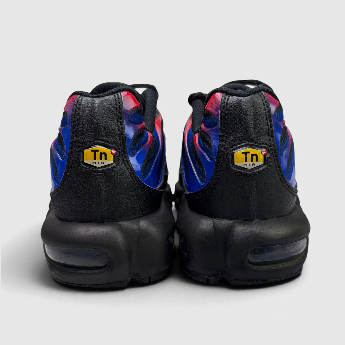 Nike Air Max Plus Spider-Man, buty sportowe męskie w bardzo dobrym stanie rozmiar 44.5, widok z tyłu