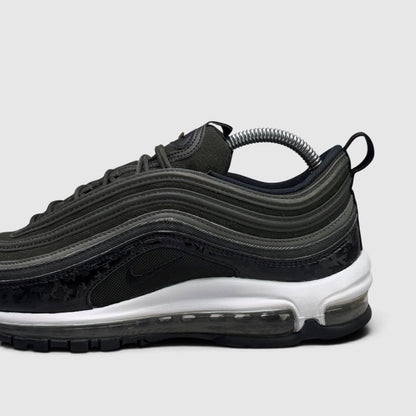 Nike Air Max 97, buty sportowe męskie w bardzo dobrym stanie rozmiar 41, boczny profil, prawa strona