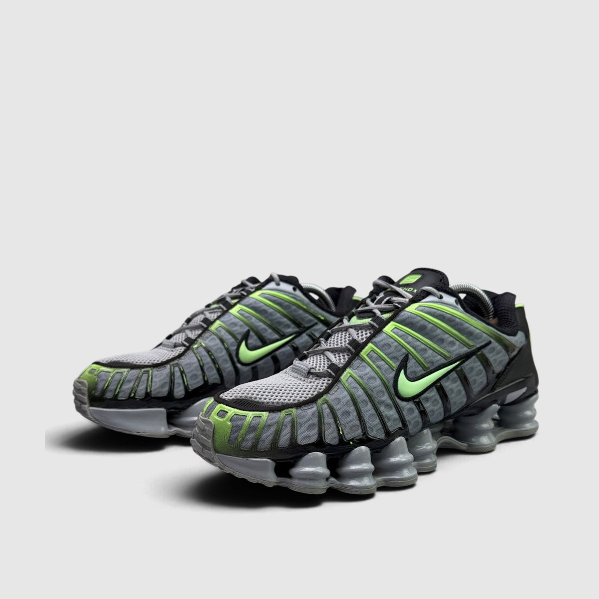 Nike Shox TL Wolf Grey, buty sportowe męskie w bardzo dobrym stanie rozmiar 42.5, para butów