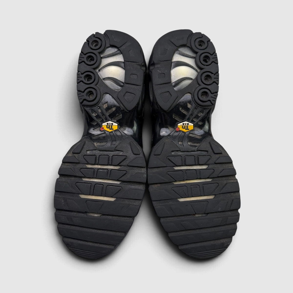 Nike Air Max Plus Triple Black, buty sportowe damskie w bardzo dobrym stanie rozmiar 40, podeszwa