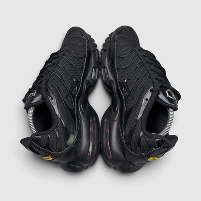 Nike Air Max Plus Triple Black, buty sportowe męskie w bardzo dobrym stanie rozmiar 43, widok z góry