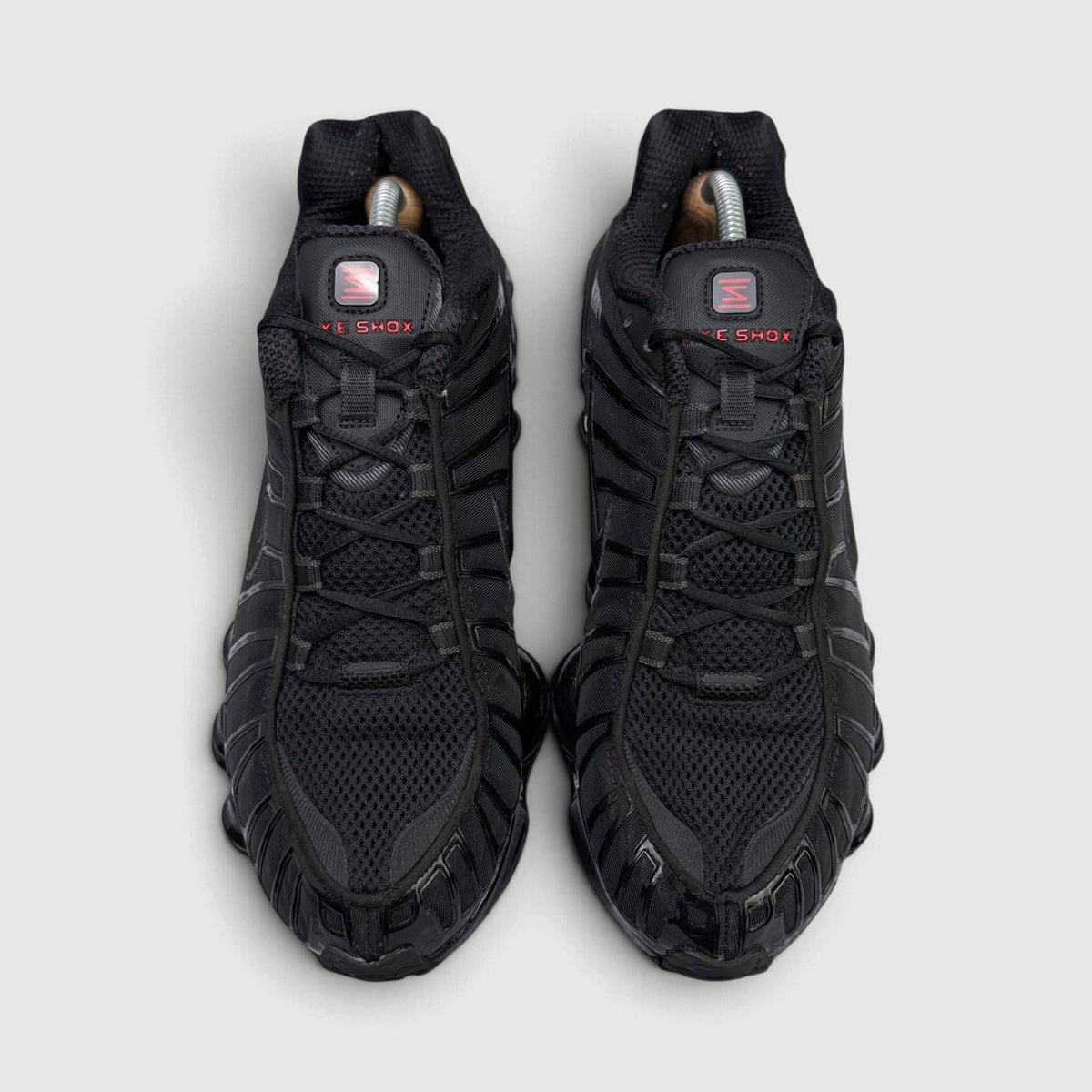 Nike Shox TL Triple Black, buty sportowe męskie w bardzo dobrym stanie rozmiar 43, widok z przodu