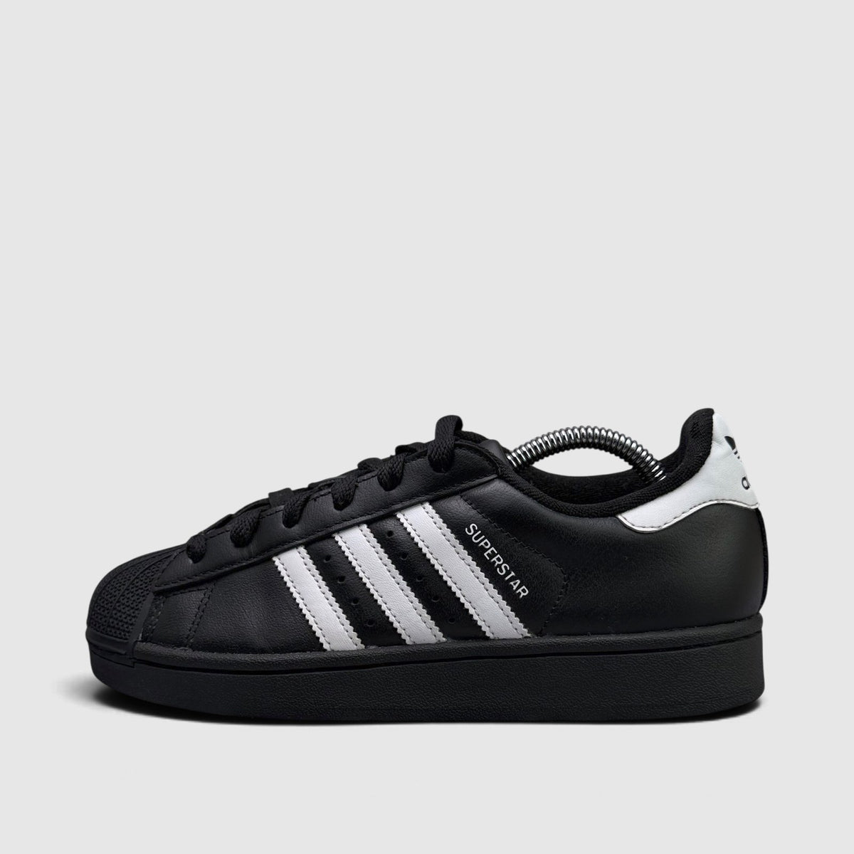 Adidas Superstar II Black White, buty sportowe damskie w bardzo dobrym stanie rozmiar 38 2/3, boczny profil, lewa strona