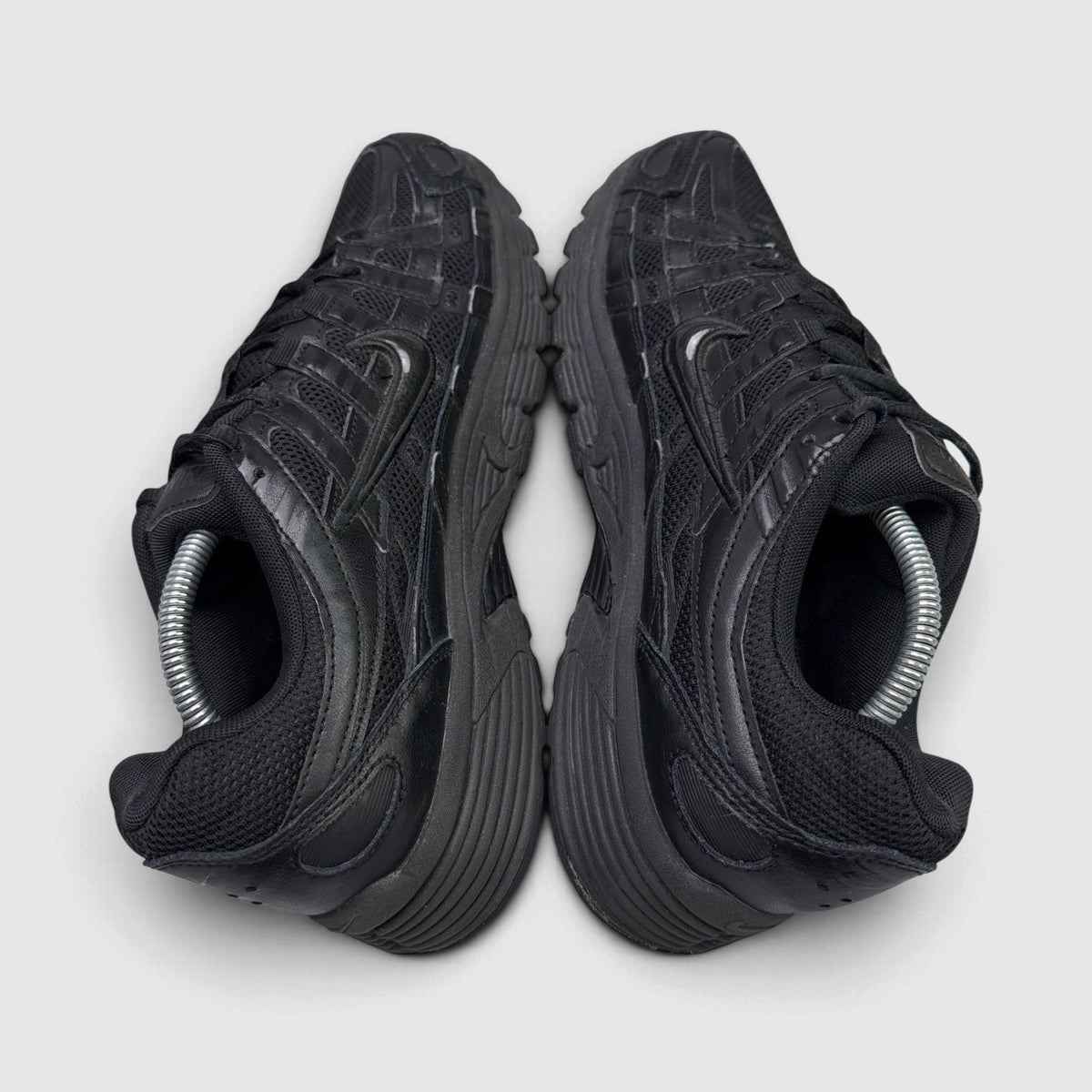 Nike P-6000 Black, buty sportowe męskie w bardzo dobrym stanie rozmiar 44.5, widok z góry