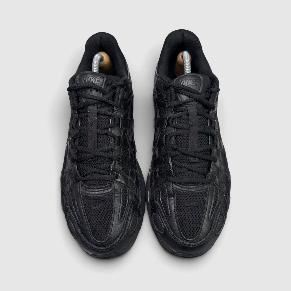Nike P-6000 Black, buty sportowe męskie w bardzo dobrym stanie rozmiar 44.5, widok z góry