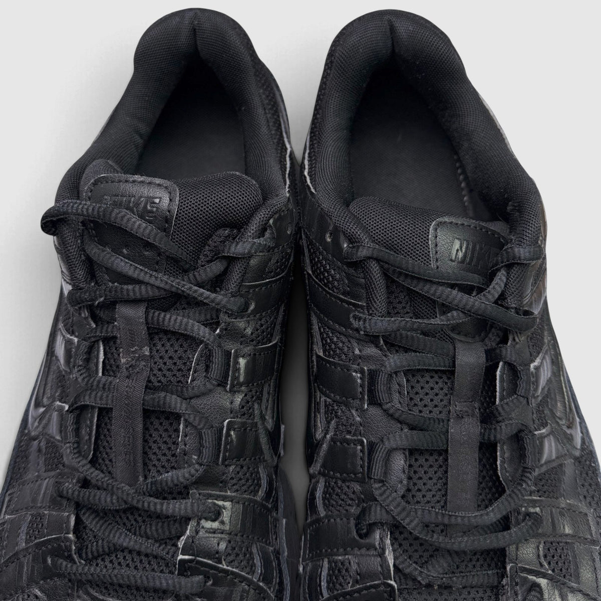 Nike P-6000 Black, buty sportowe męskie w bardzo dobrym stanie rozmiar 44.5, widok z góry
