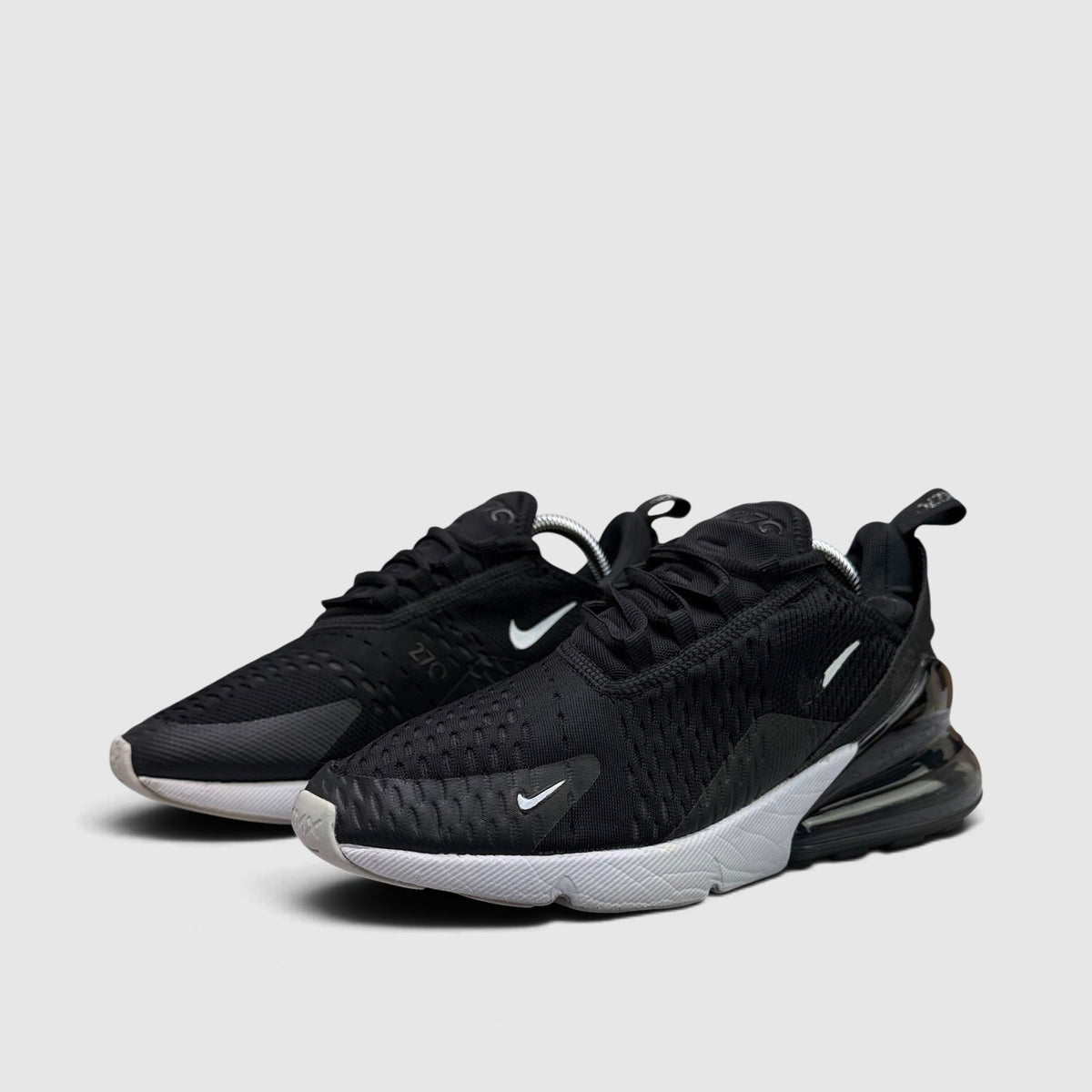 Nike Air Max 270 Black / Anthracite / White, buty sportowe damskie w bardzo dobrym stanie rozmiar 38.5, para butów