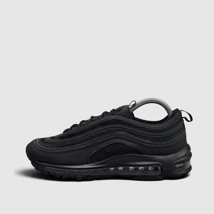 Nike Air Max 97 Triple Black, buty sportowe męskie w bardzo dobrym stanie rozmiar 40.5, boczny profil, lewa strona