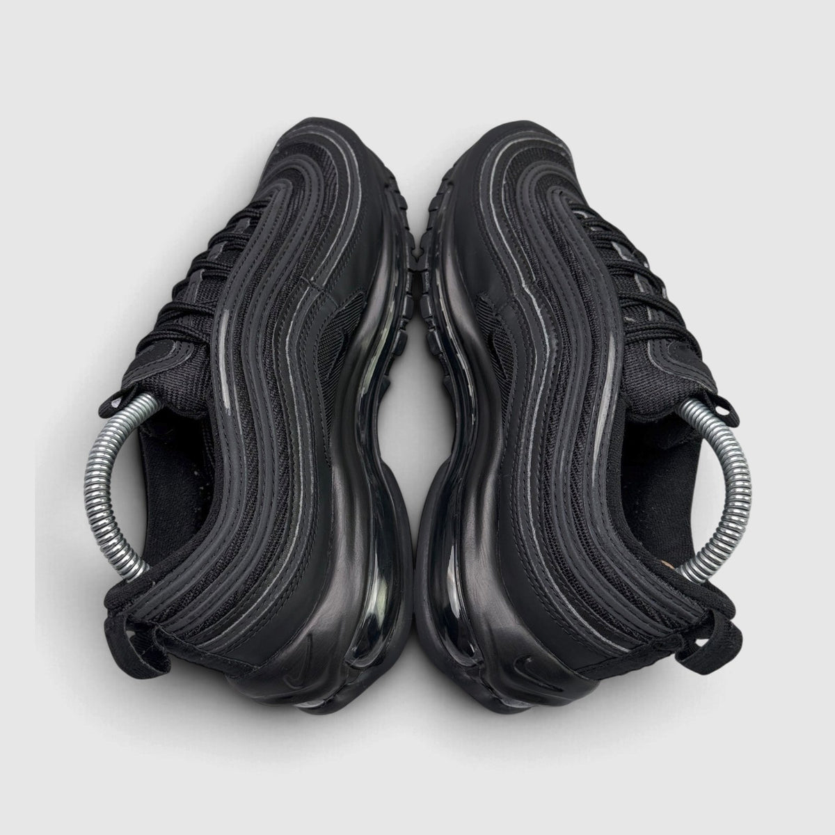 Nike Air Max 97 Triple Black, buty sportowe męskie w bardzo dobrym stanie rozmiar 40.5, widok z góry
