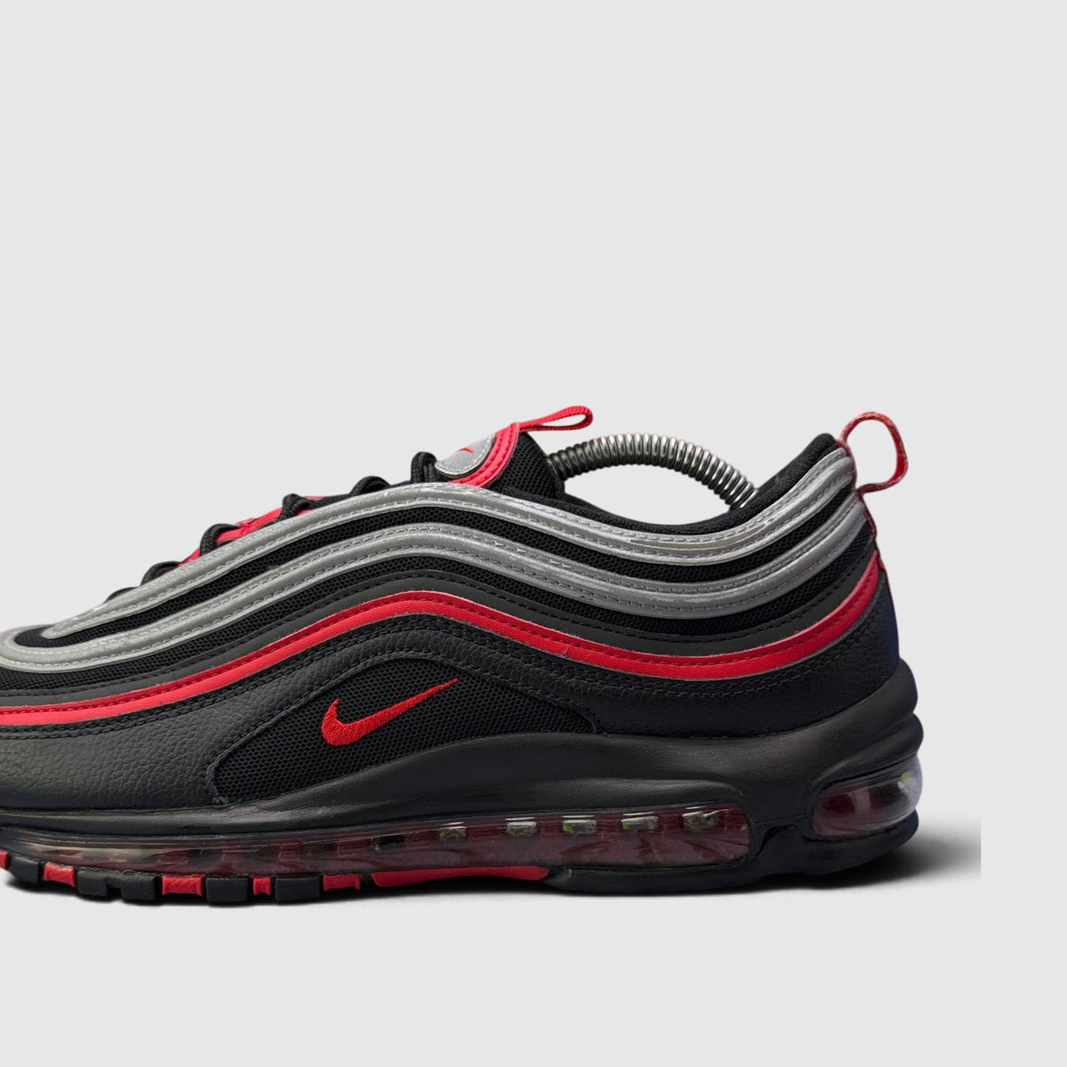 Nike Air Max 97 Reflective Bred, buty sportowe męskie w bardzo dobrym stanie rozmiar 44, boczny profil, lewa strona