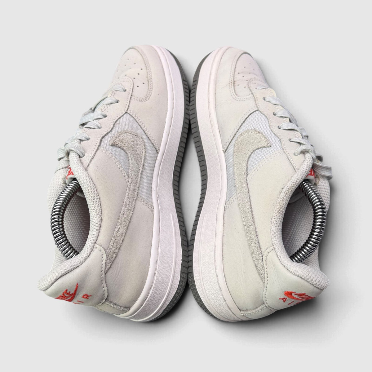 Nike Air Force 1 Low, buty sportowe damskie w bardzo dobrym stanie rozmiar 37.5, para butów