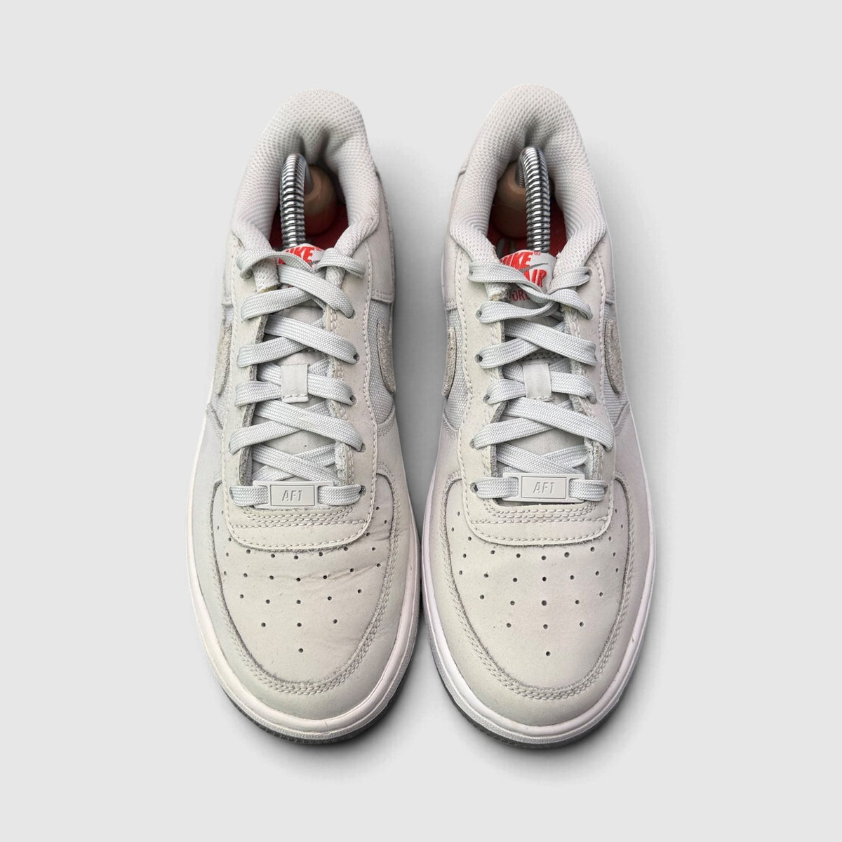Nike Air Force 1 Low, buty sportowe damskie w bardzo dobrym stanie rozmiar 37.5, widok z góry