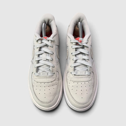 Nike Air Force 1 Low, buty sportowe damskie w bardzo dobrym stanie rozmiar 37.5, widok z góry