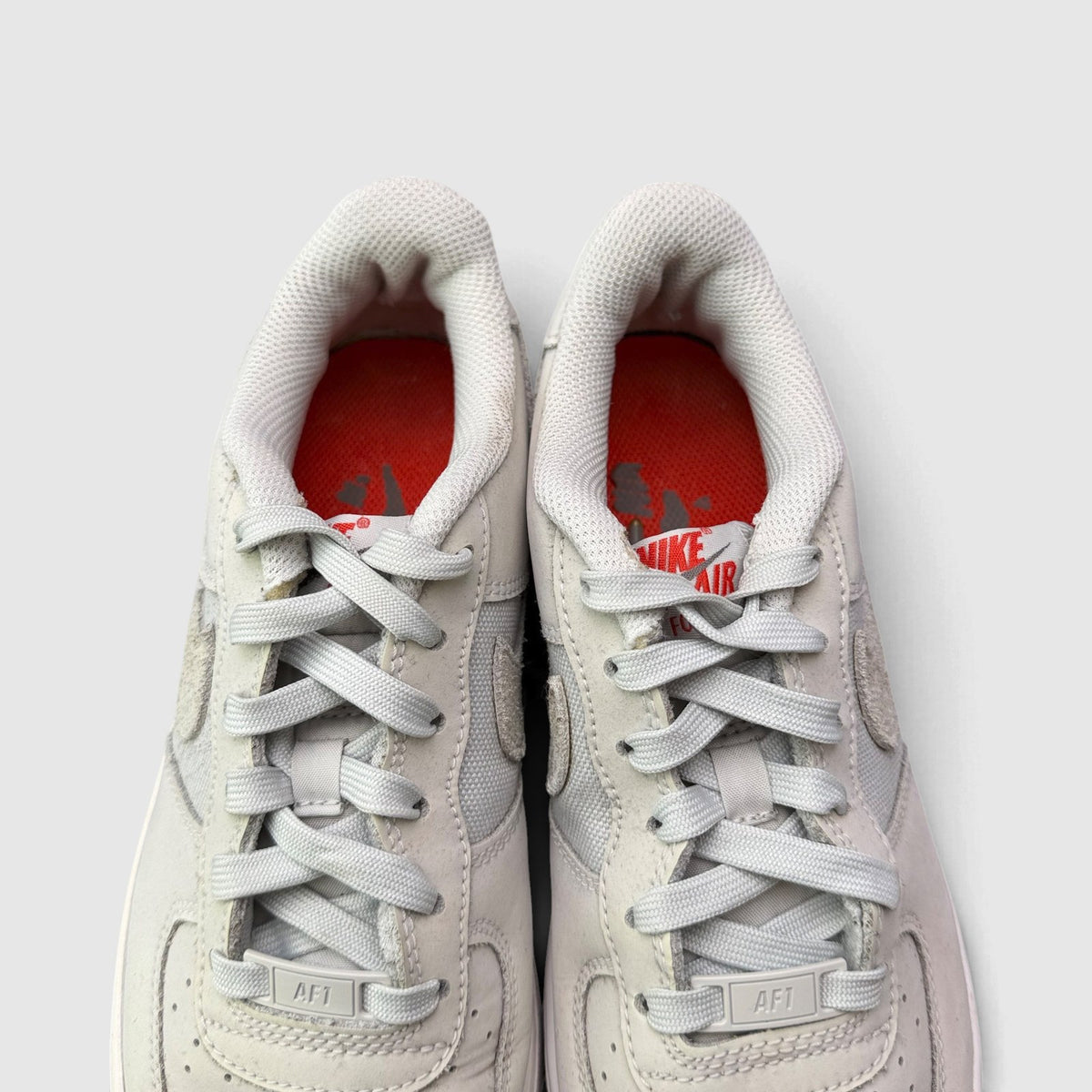 Nike Air Force 1 Low, buty sportowe damskie w bardzo dobrym stanie rozmiar 37.5, widok z góry