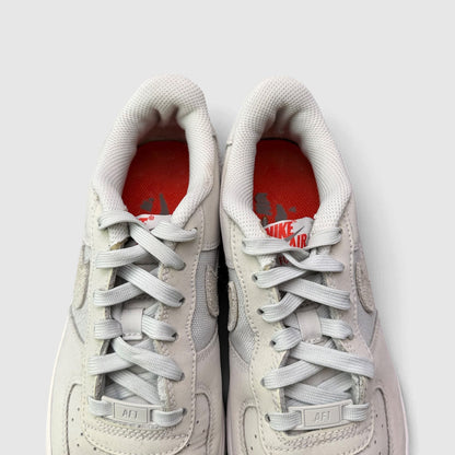 Nike Air Force 1 Low, buty sportowe damskie w bardzo dobrym stanie rozmiar 37.5, widok z góry