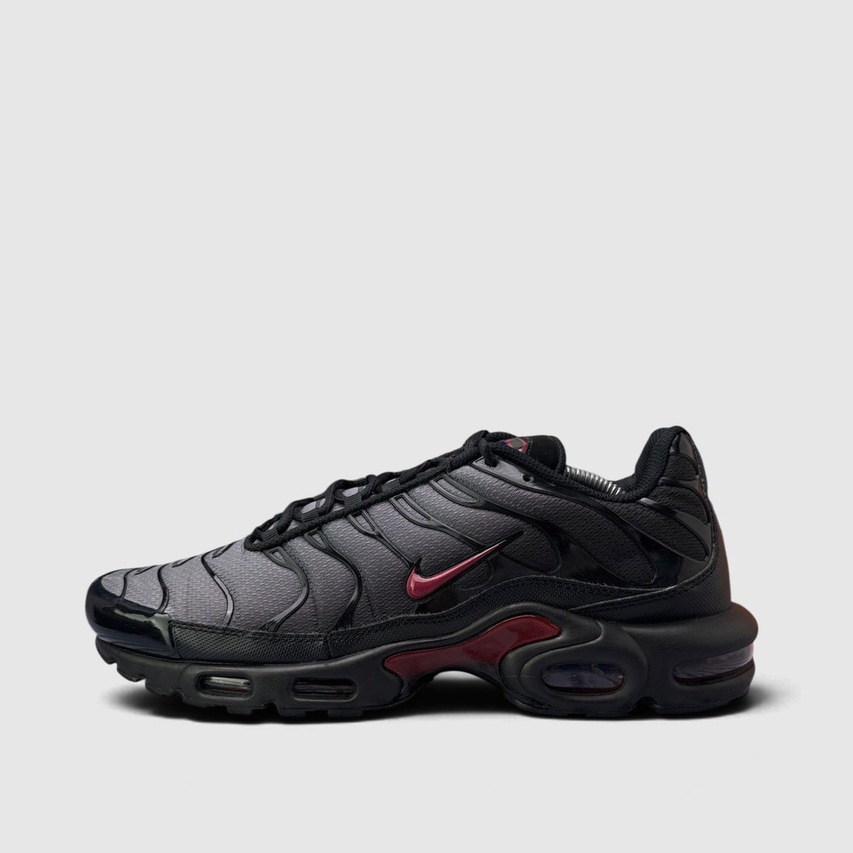Nike Air Max Plus Pencil Point, buty sportowe męskie w bardzo dobrym stanie rozmiar 46, boczny profil, lewa strona
