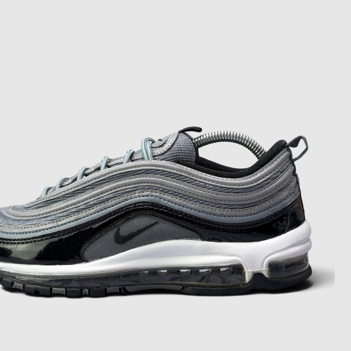 Nike Air Max 97, buty sportowe męskie w bardzo dobrym stanie rozmiar 42, boczny profil, lewa strona