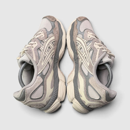 Asics Gel-Nyc, buty sportowe męskie w bardzo dobrym stanie rozmiar 42.5, widok z góry