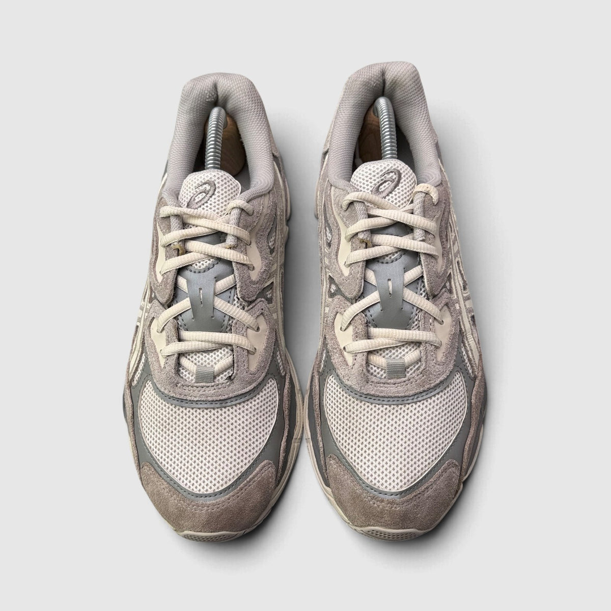 Asics Gel-Nyc, buty sportowe męskie w bardzo dobrym stanie rozmiar 42.5, widok z góry