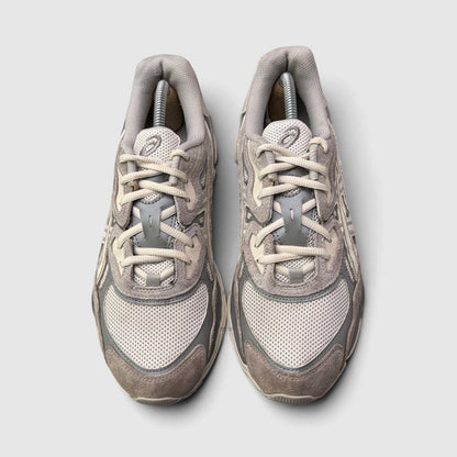 Asics Gel-Nyc, buty sportowe męskie w bardzo dobrym stanie rozmiar 42.5, widok z góry