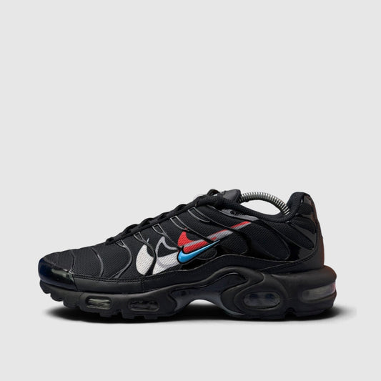 Nike Air Max Plus Multi Swoosh, buty sportowe męskie w bardzo dobrym stanie rozmiar 44, boczny profil, lewa strona