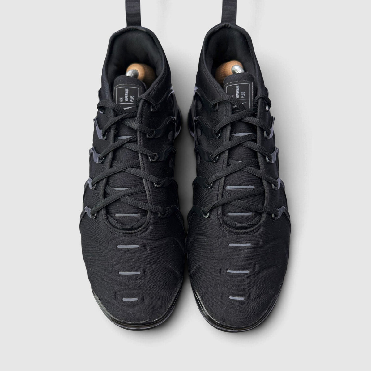 Nike Air VaporMax Plus Triple Black, buty sportowe męskie w bardzo dobrym stanie rozmiar 45.5, widok z przodu