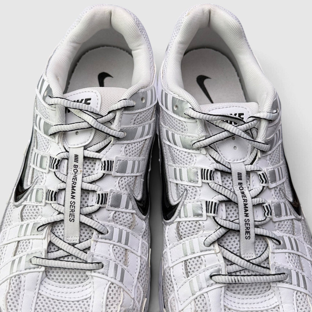 Nike P-6000 White Metallic Silver Black, buty sportowe męskie w bardzo dobrym stanie rozmiar 44.5, detal
