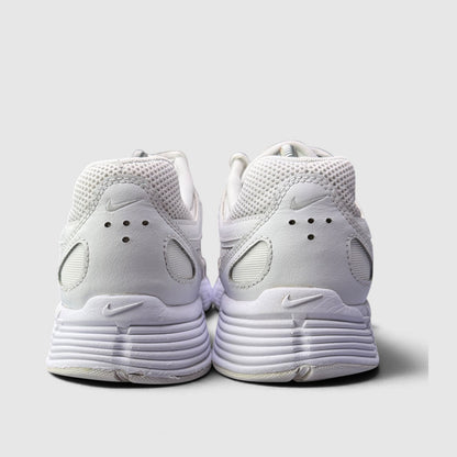 Nike P-6000 Triple White, buty sportowe męskie w bardzo dobrym stanie rozmiar 43, widok z tyłu
