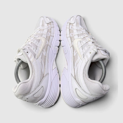 Nike P-6000 Triple White, buty sportowe męskie w bardzo dobrym stanie rozmiar 43, widok z góry