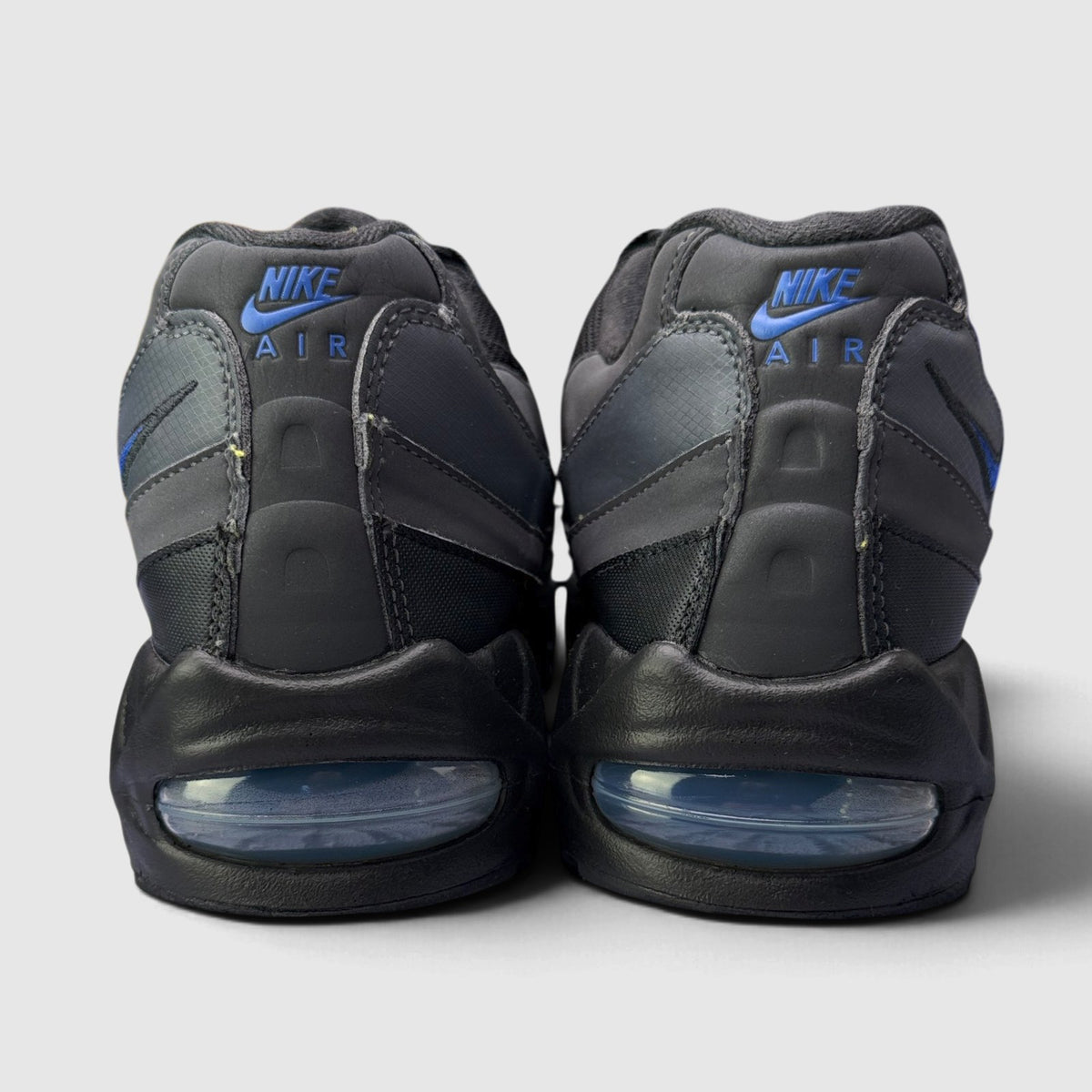 Nike Air Max 95, buty sportowe męskie w bardzo dobrym stanie rozmiar 45.5, widok z tyłu