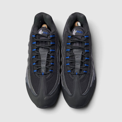 Nike Air Max 95, buty sportowe męskie w bardzo dobrym stanie rozmiar 45.5, widok z przodu