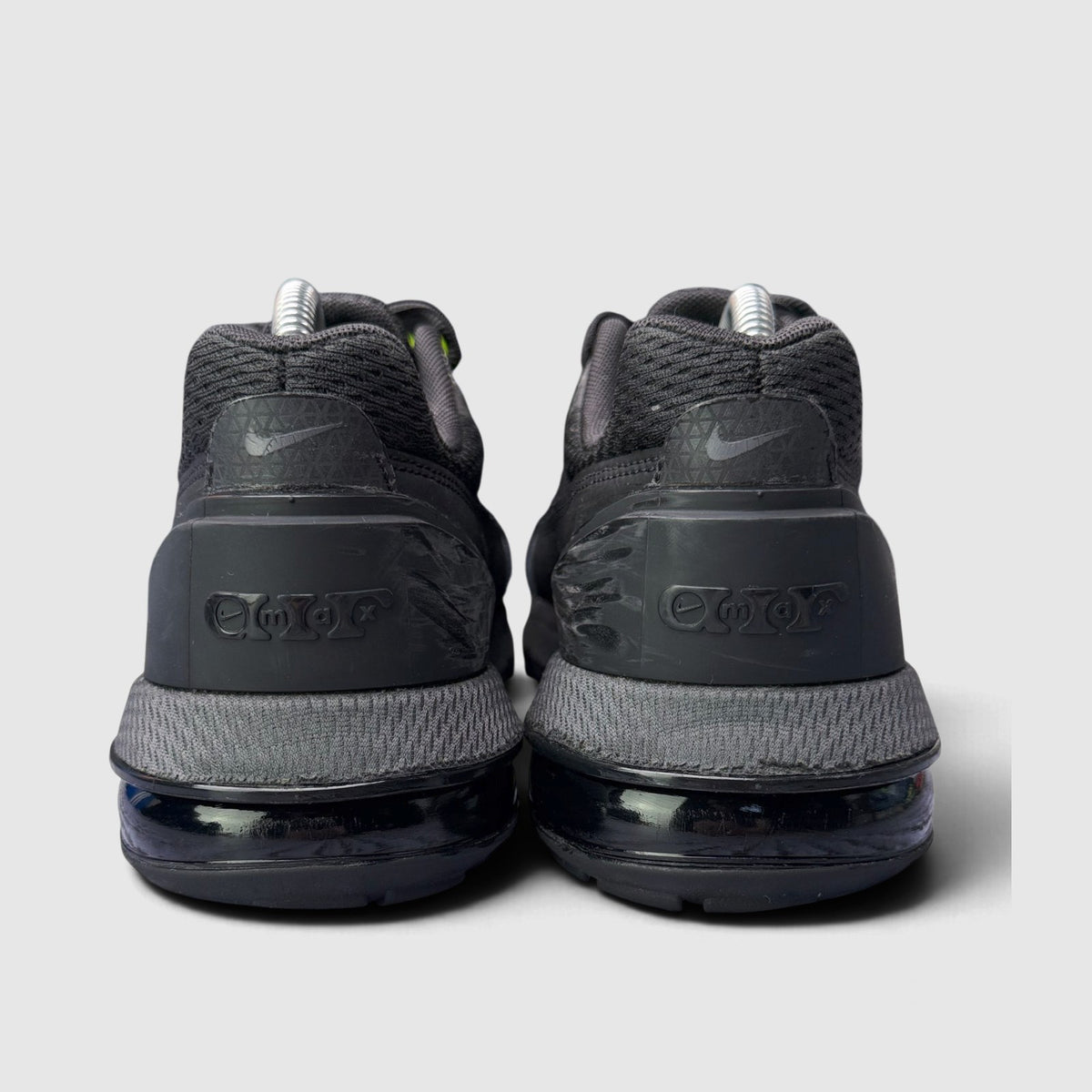 Nike Air Max Pulse Black, buty sportowe męskie w bardzo dobrym stanie rozmiar 41, widok z tyłu