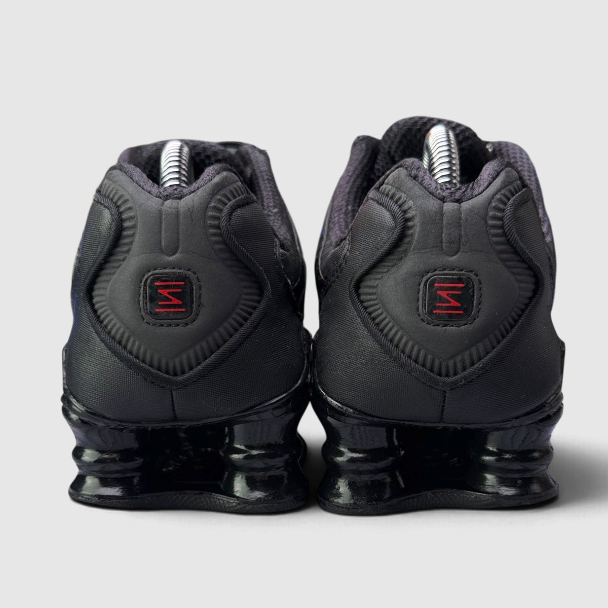Nike Shox TL Triple Black, buty sportowe damskie w bardzo dobrym stanie rozmiar 37.5, widok z tyłu