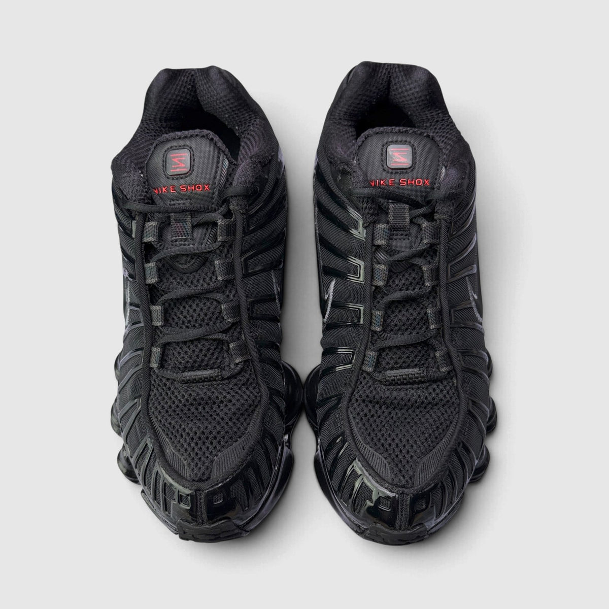 Nike Shox TL Triple Black, buty sportowe damskie w bardzo dobrym stanie rozmiar 37.5, widok z przodu