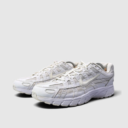 Nike P-6000 Triple White, buty sportowe męskie w bardzo dobrym stanie rozmiar 44, para butów