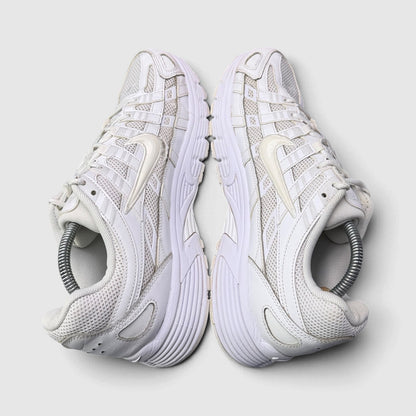 Nike P-6000 Triple White, buty sportowe męskie w bardzo dobrym stanie rozmiar 44, widok z góry