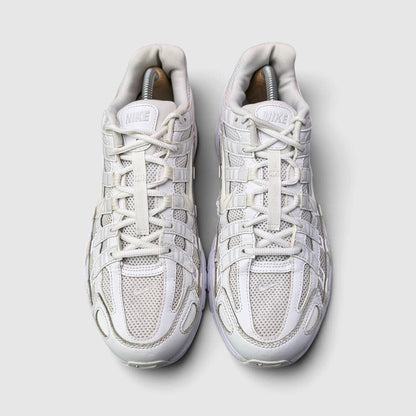 Nike P-6000 Triple White, buty sportowe męskie w bardzo dobrym stanie rozmiar 44, widok z góry