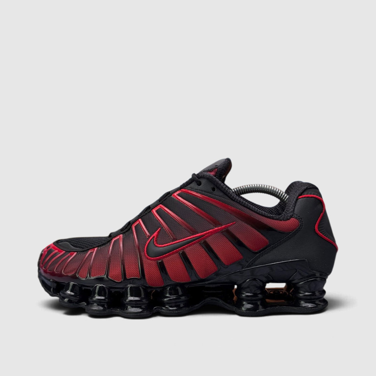 Nike Shox TL Deadpool, buty sportowe męskie w bardzo dobrym stanie rozmiar 44.5, boczny profil, lewa strona
