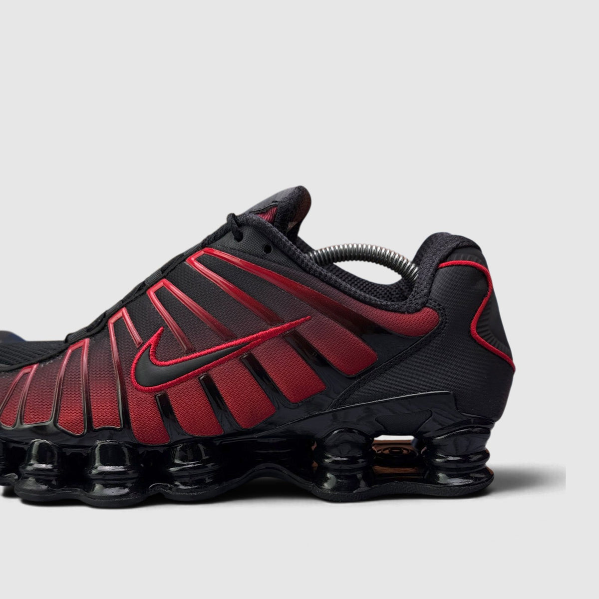 Nike Shox TL Deadpool, buty sportowe męskie w bardzo dobrym stanie rozmiar 44.5, boczny profil, lewa strona