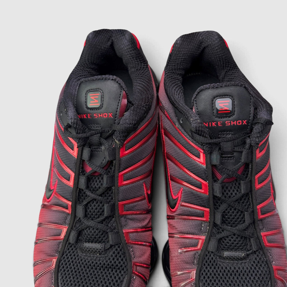 Nike Shox TL Deadpool, buty sportowe męskie w bardzo dobrym stanie rozmiar 44.5, widok z przodu