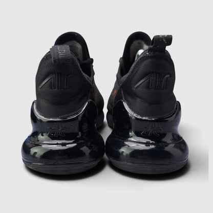 Nike Air Max 270 Triple Black, buty sportowe męskie w bardzo dobrym stanie rozmiar 42, widok z tyłu